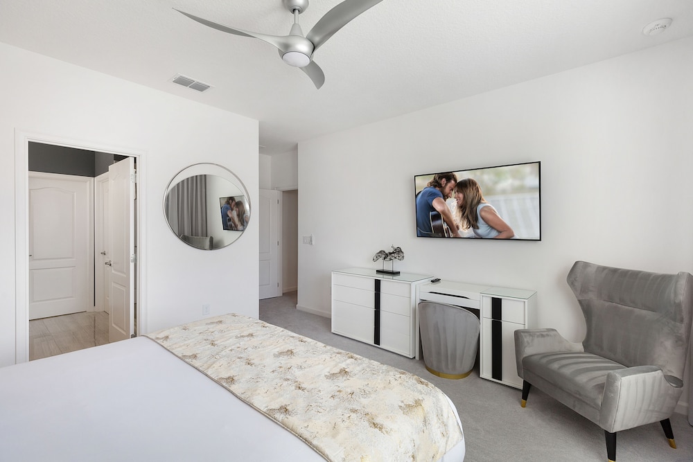 Solterra Resort Luxury 10 Bedroom Homes - photo 21