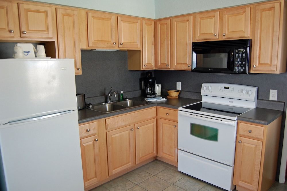 Mariner Inn And Suites - photo 24