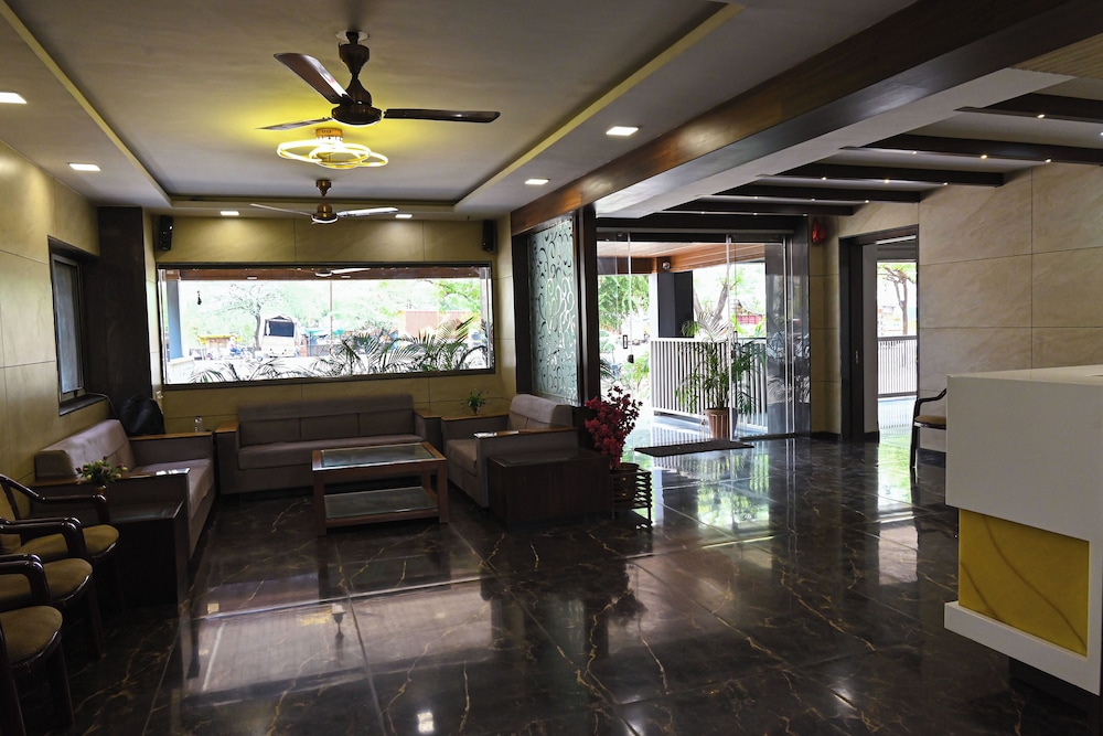 Pritam Park Hotel in Jalgaon, India