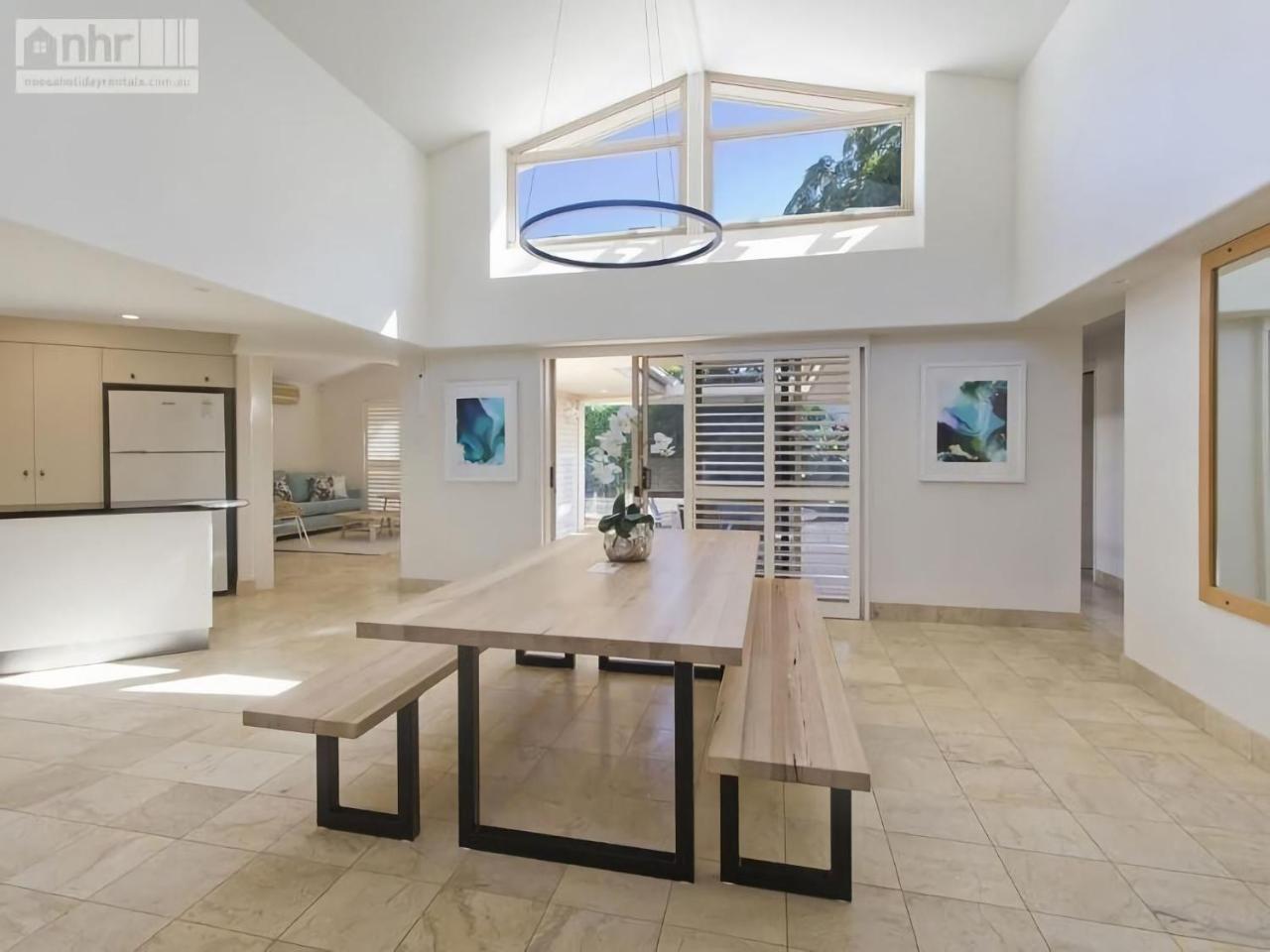 Witta Circle 24 — Noosa Heads