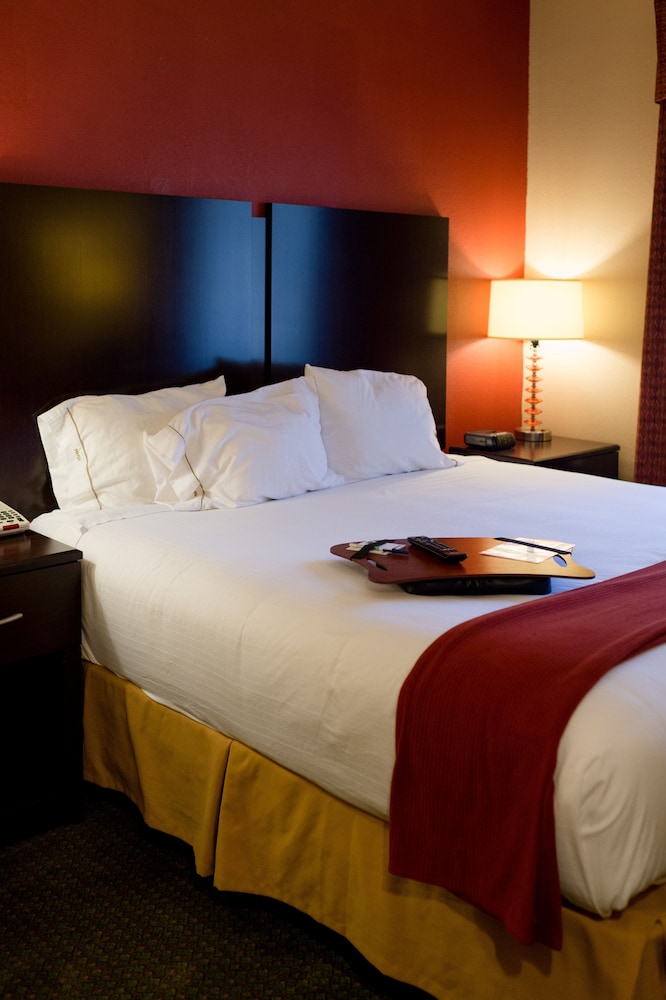 Holiday Inn Express Hotel & Suites Oxford by IHG - photo 8