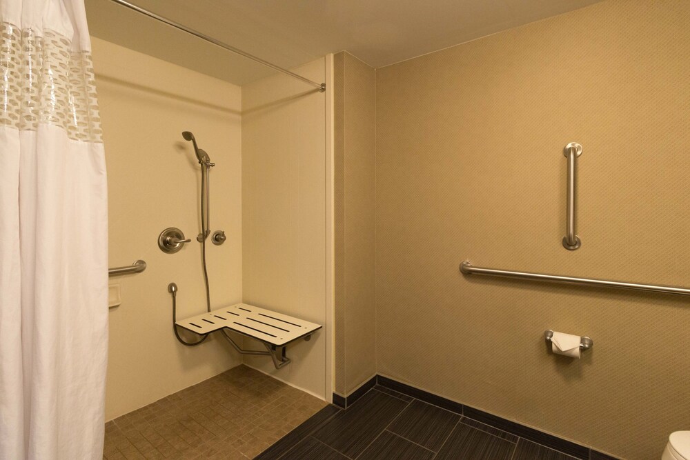 Hampton Inn Columbus South - photo 55