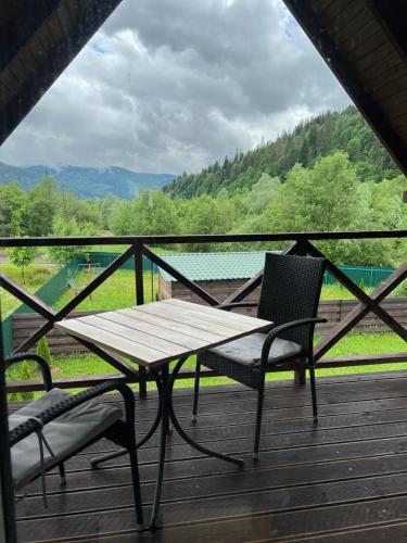 Veranda — Yasinya — photo 4