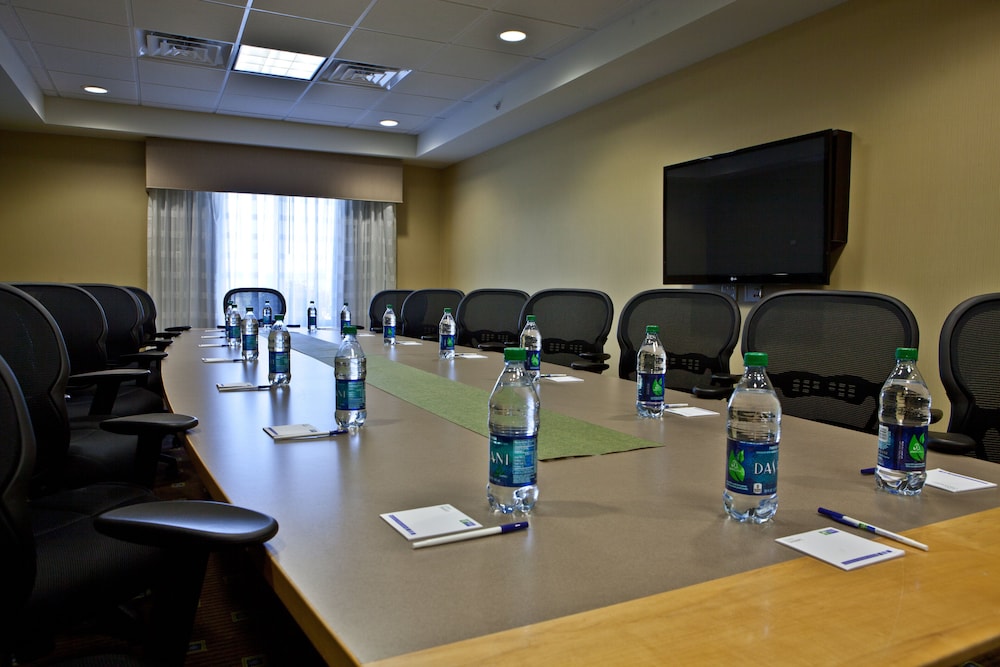 Holiday Inn Express Hotel & Suites Lansing Dimondale by IHG - photo 57