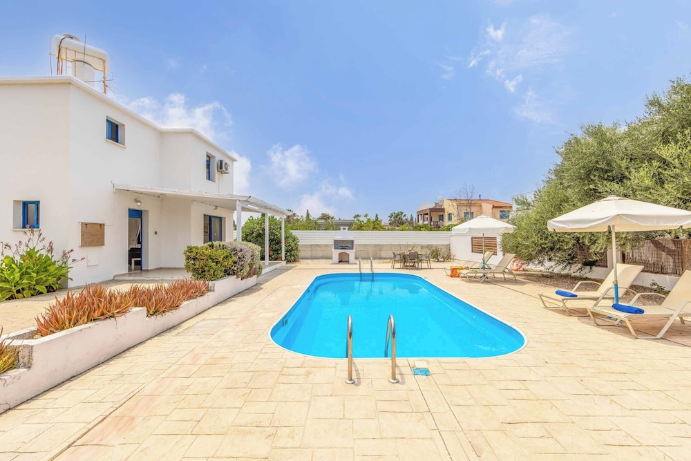 Villa Akti