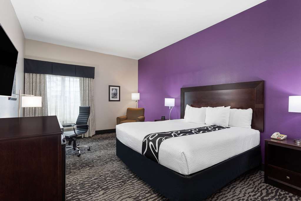 La Quinta Inn & Suites by Wyndham Huntsville Airport Madison - photo 17