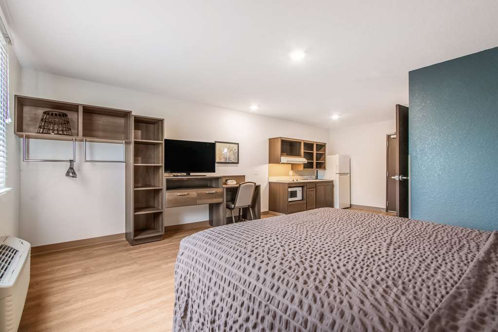 WoodSpring Suites Doral Miami Airport - photo 22
