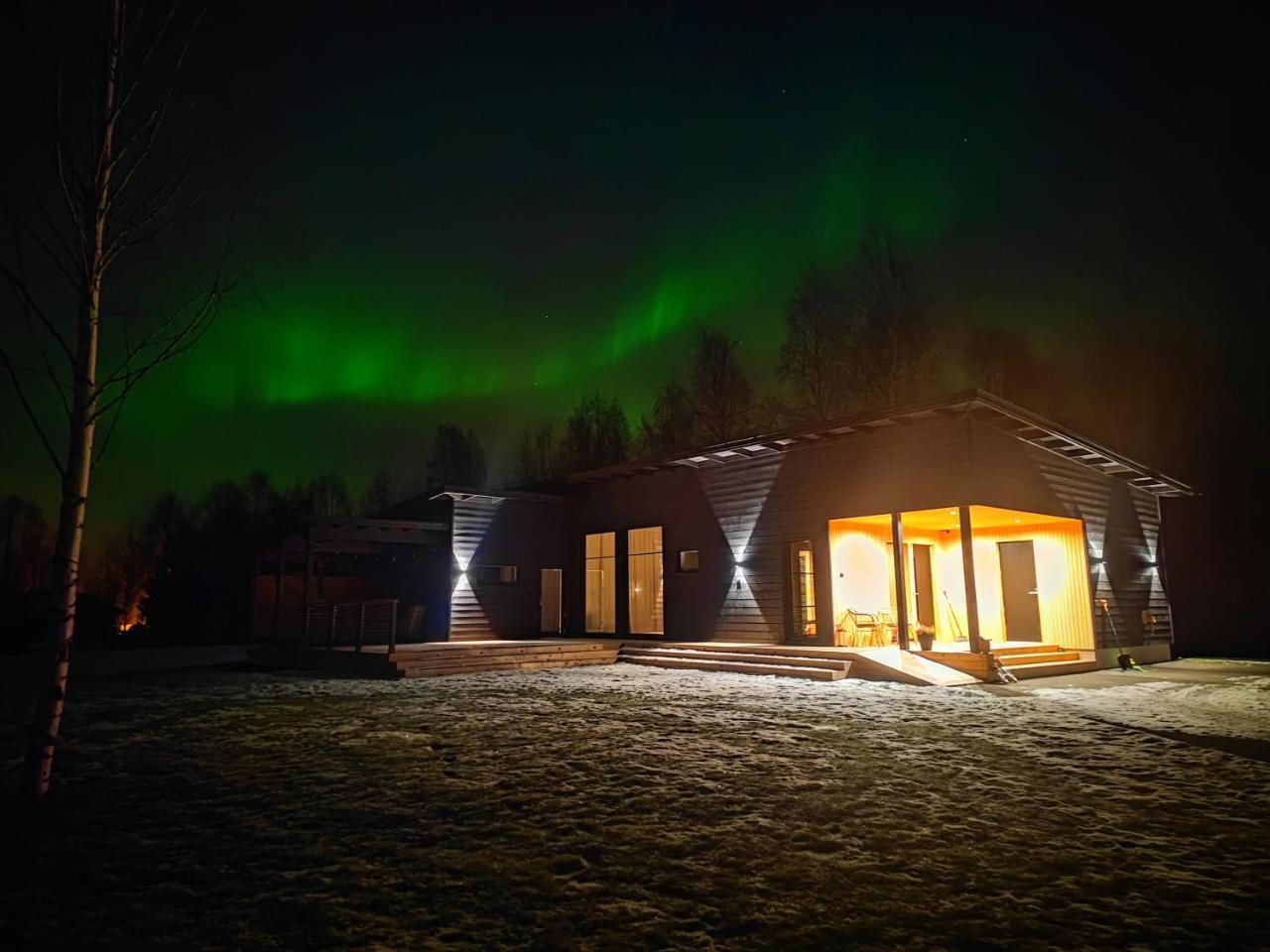 Villa Pajunkissa with Jacuzzi and Sauna — 4-Star Luxury Hotel in Rovaniemi, Finland