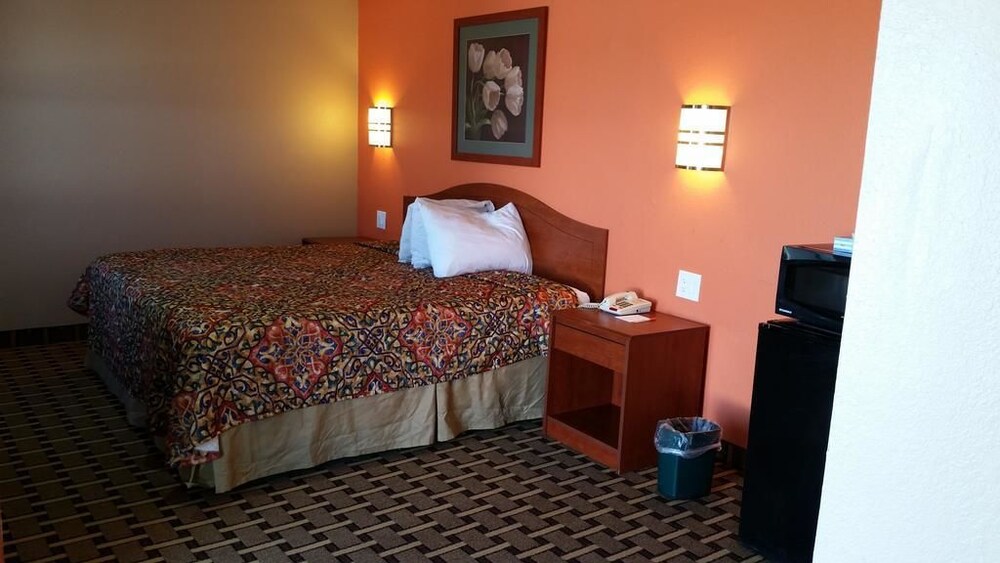 Rodeway Inn Wichita Falls - photo 5