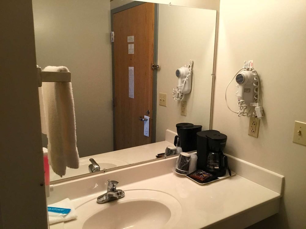 Simple Rewards Inn Shelbina - photo 16