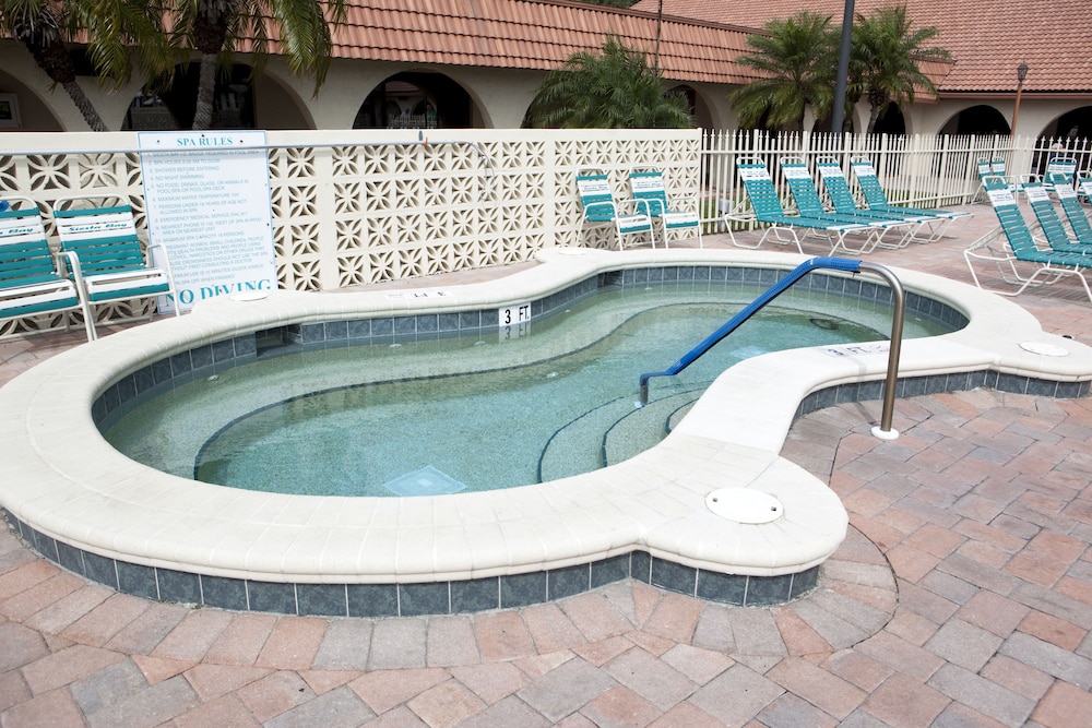 Siesta Bay RV Resort - photo 9