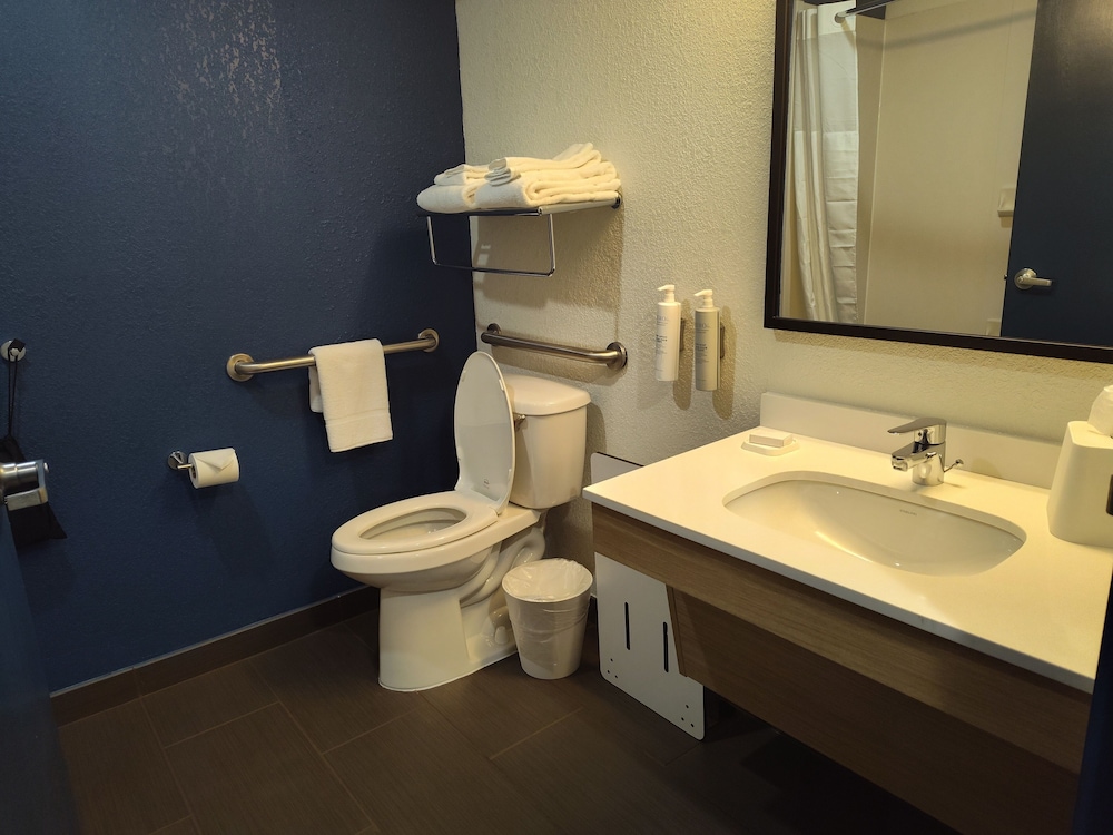 Spark by Hilton Stevensville - photo 36