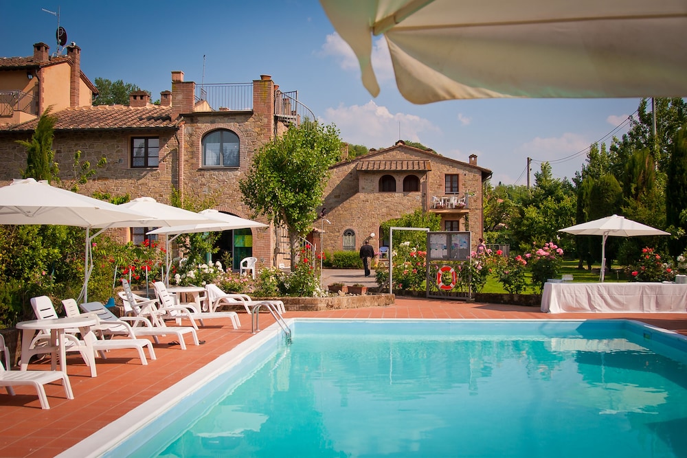 Casa Vacanze Santa Maria — 4-Star Luxury Hotel in Montaione, Italy