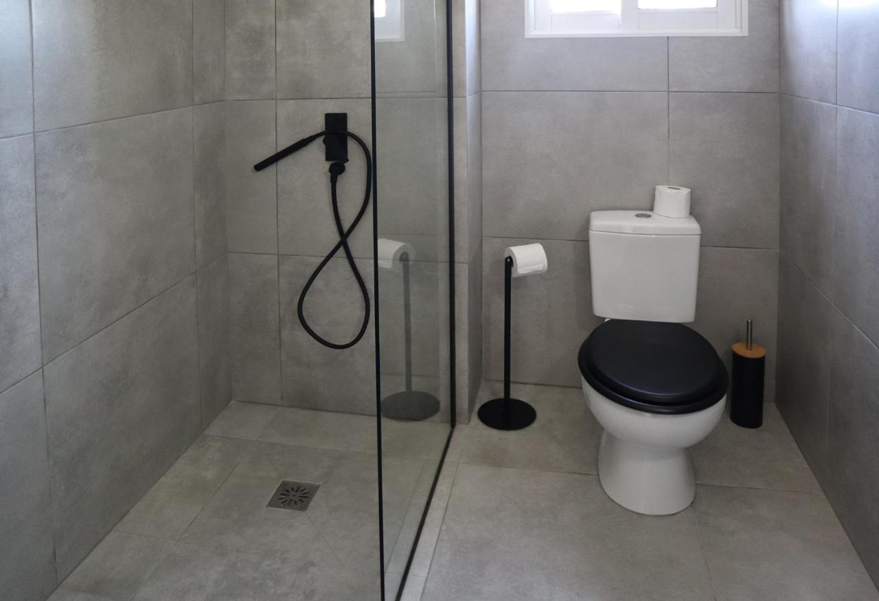 Alex’s Vacation Suite 100m From the Beach 6 Guests