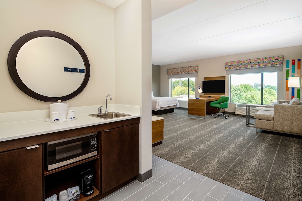 Hampton Inn & Suites Raleigh Midtown - photo 28