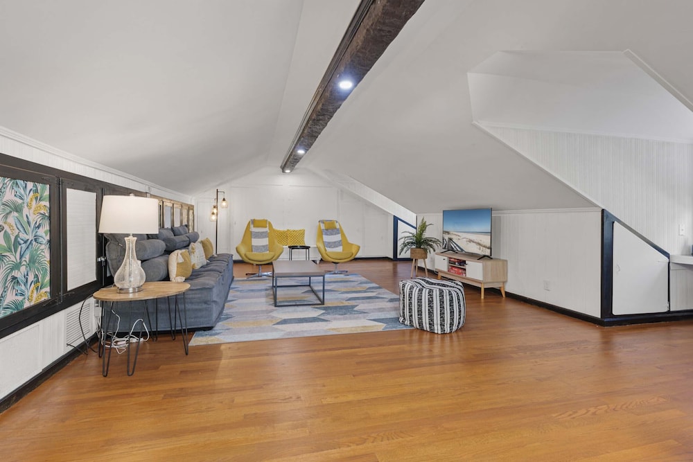 Pacific Cove Manor - photo 23