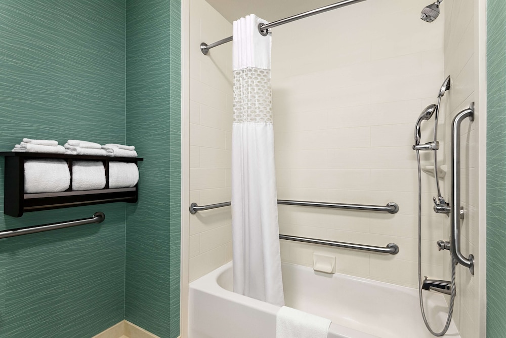 Hampton Inn New Albany - photo 42