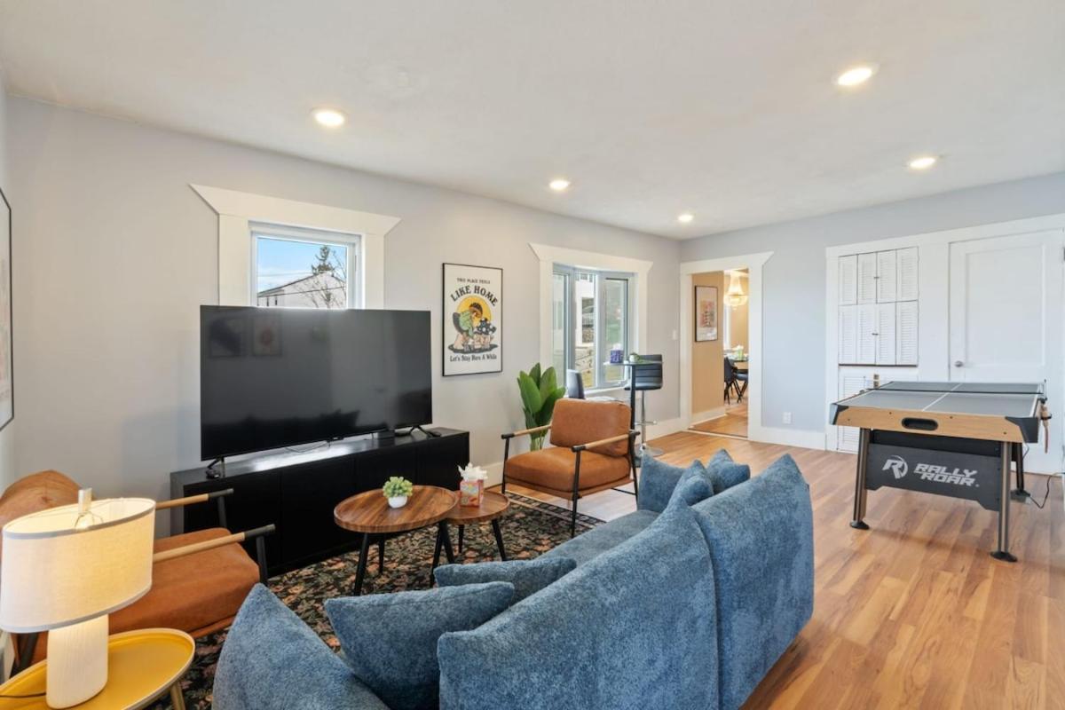 Fun And Cozy Family Friendly Home Near Encore Tufts Mit Airport — 4-Star Luxury Hotel in Medford, United States