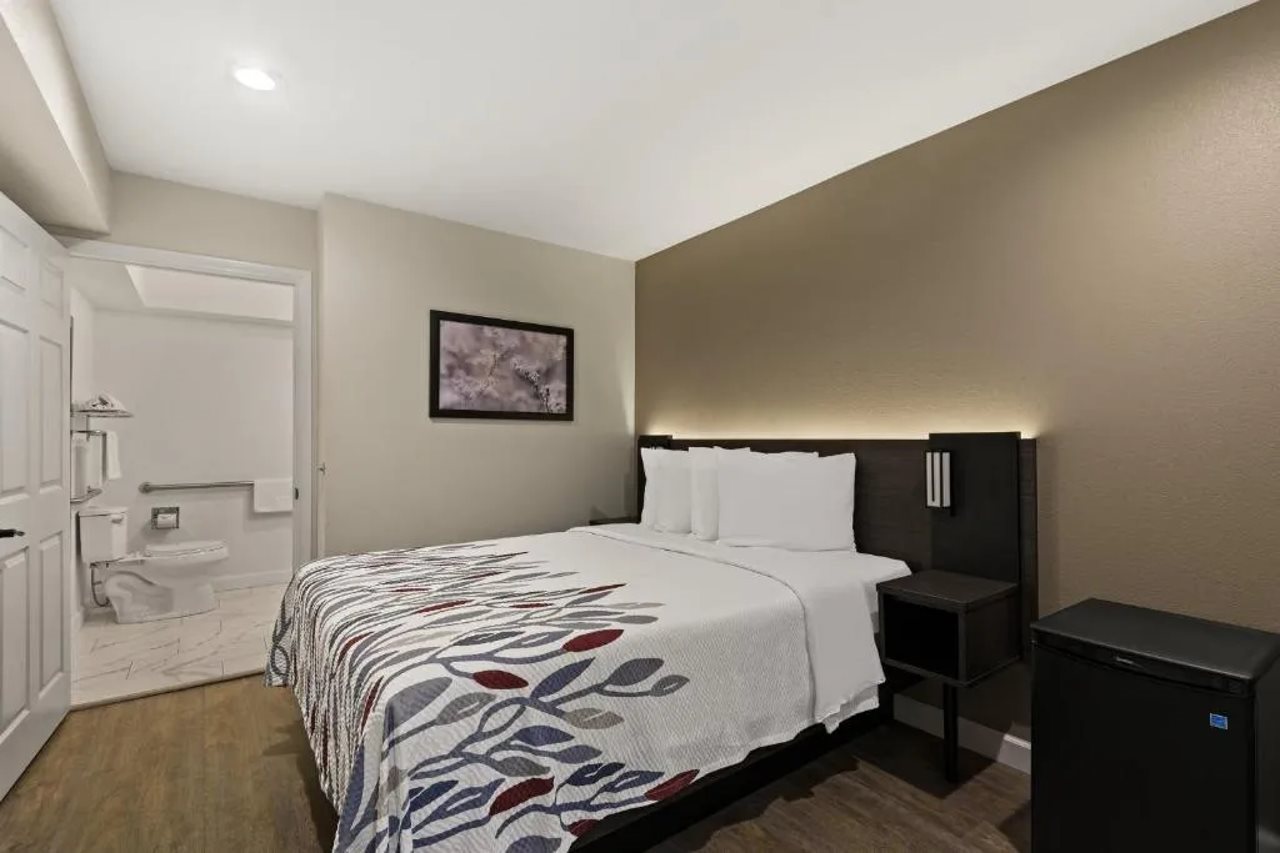 Red Roof Inn Carson Wilmington CA - photo 13