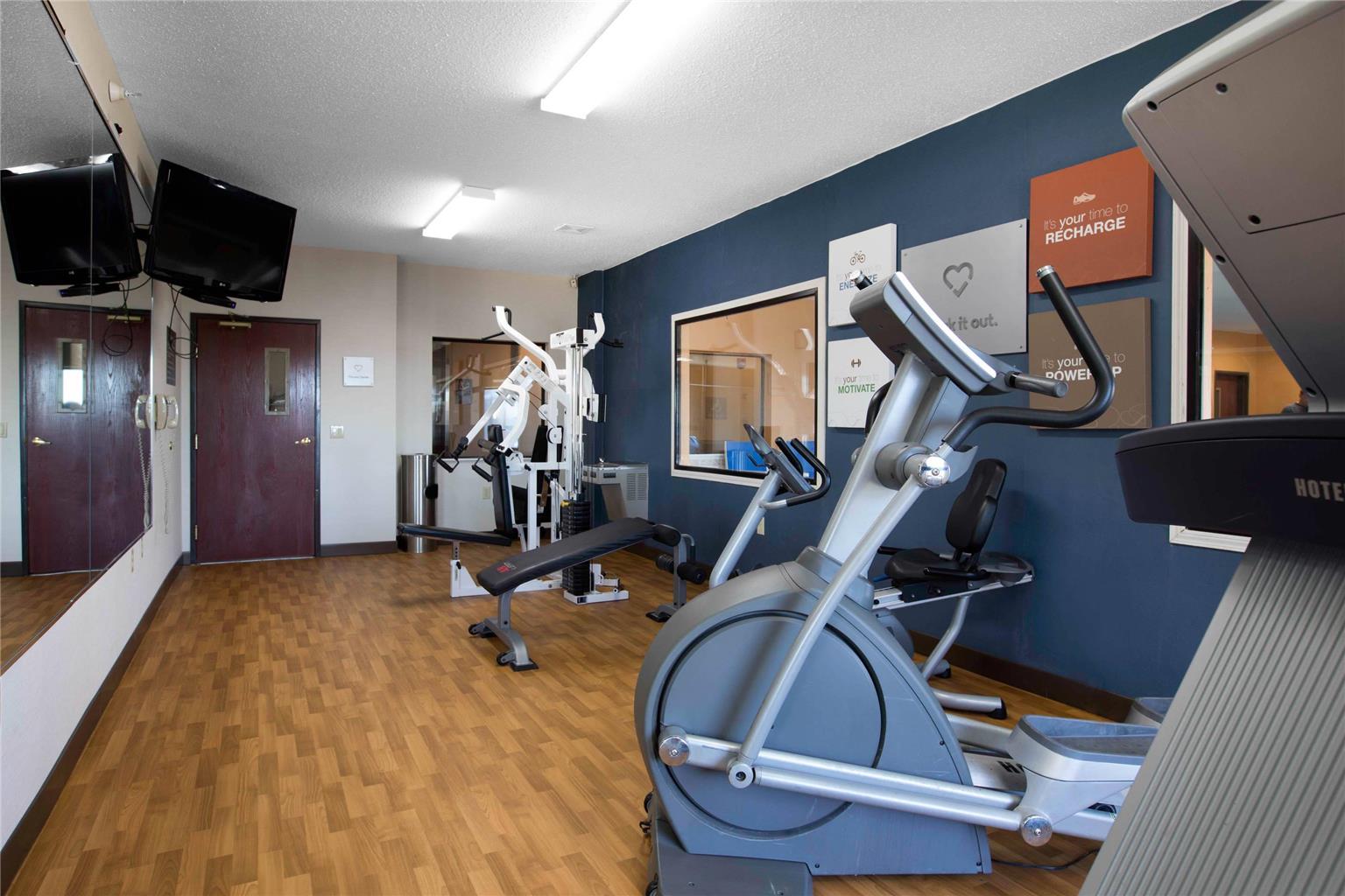Comfort Suites Fort Wayne North - photo 19