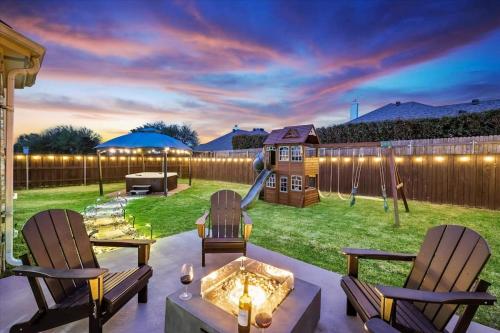Luxury Home w Hot Tub near DFW Airport — 4-Star Luxury Hotel in Flower Mound, United States
