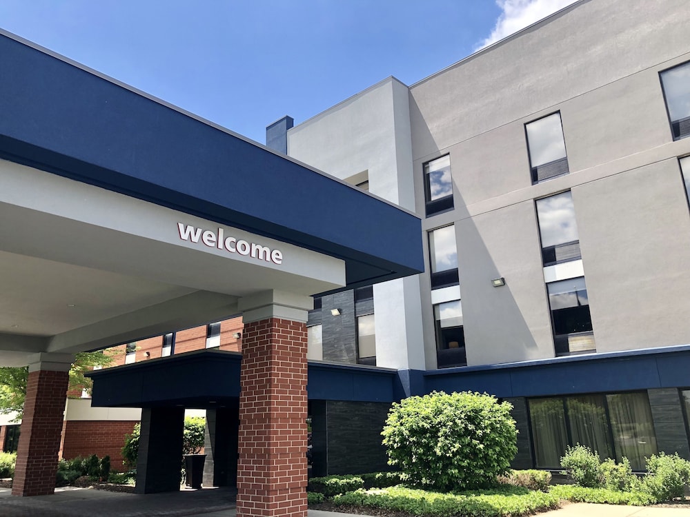 Hampton Inn McHenry - photo 49