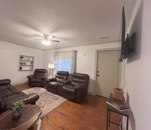 Lenoir City Hide Away — Knoxville
