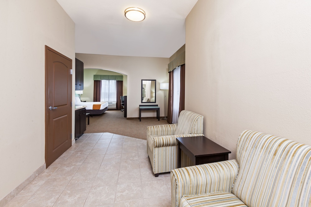 Holiday Inn Express Hotel & Suites Victoria by IHG - photo 12