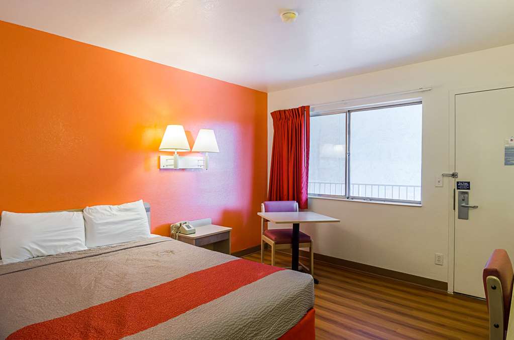 Motel 6 Laramie WY - photo 10