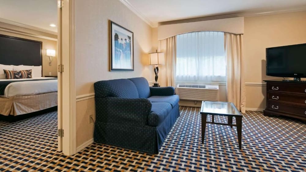 Best Western Plus Puyallup Hotel - photo 13