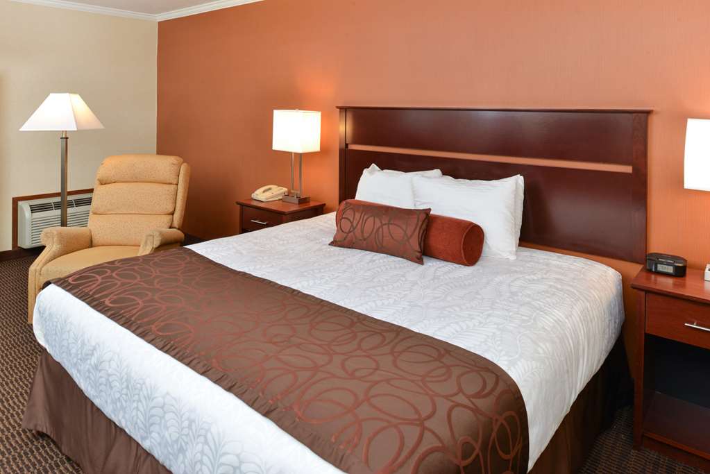 Best Western Plus Landmark Inn - photo 35
