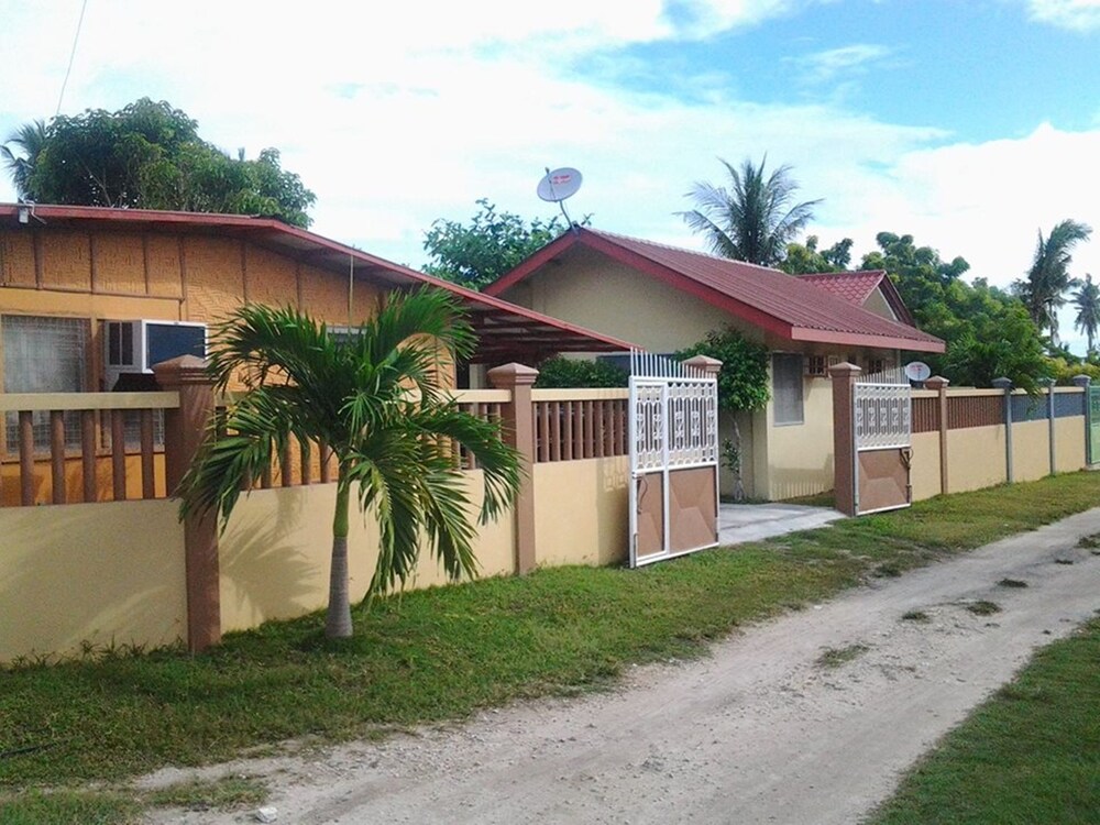 OYO 638 Randy’s Bantayan Island Resort Santa Fe in Santa Fe, Philippines