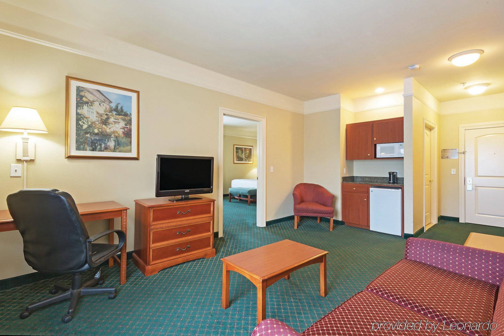 La Quinta Inn & Suites Covington - photo 5