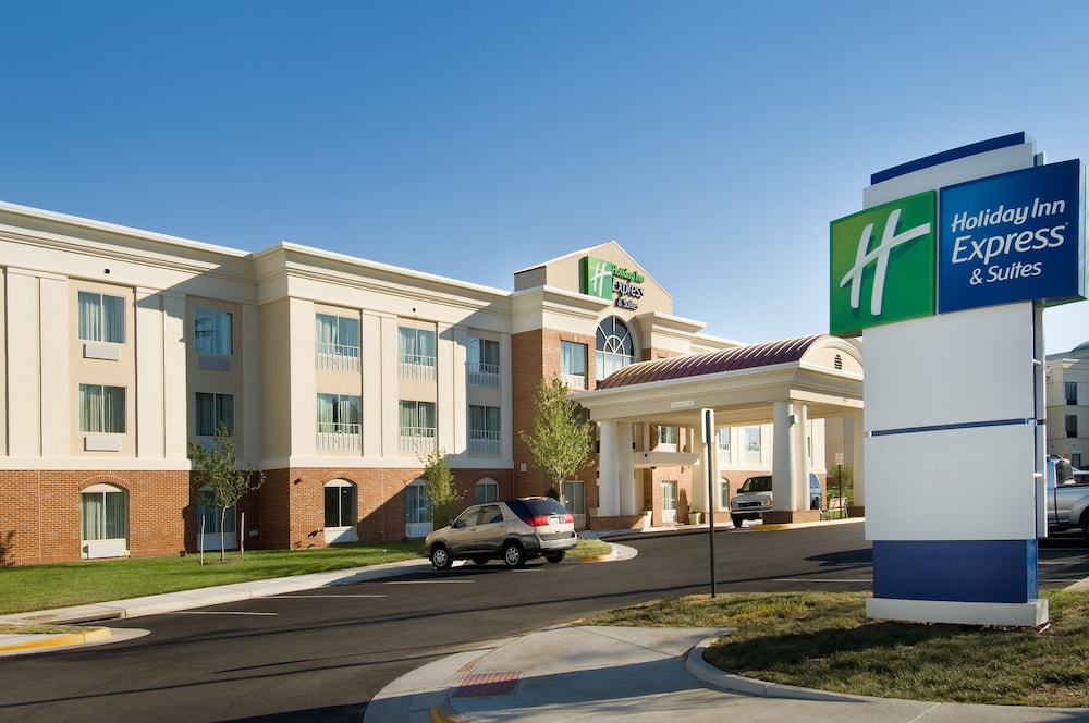 Holiday Inn Express Alexandria Fort Belvoir - photo 46