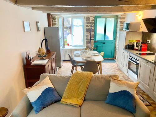 Les Volets Blancs — Dinan