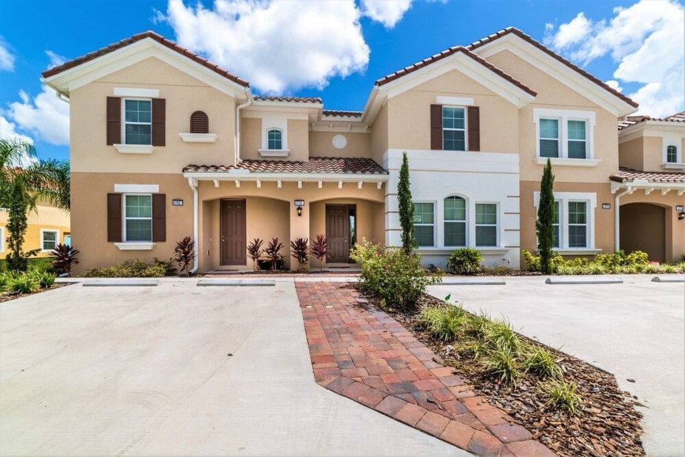 Davenport Homes in Solterra Rst by ADR — 4-Star Luxury Hotel in Davenport, United States