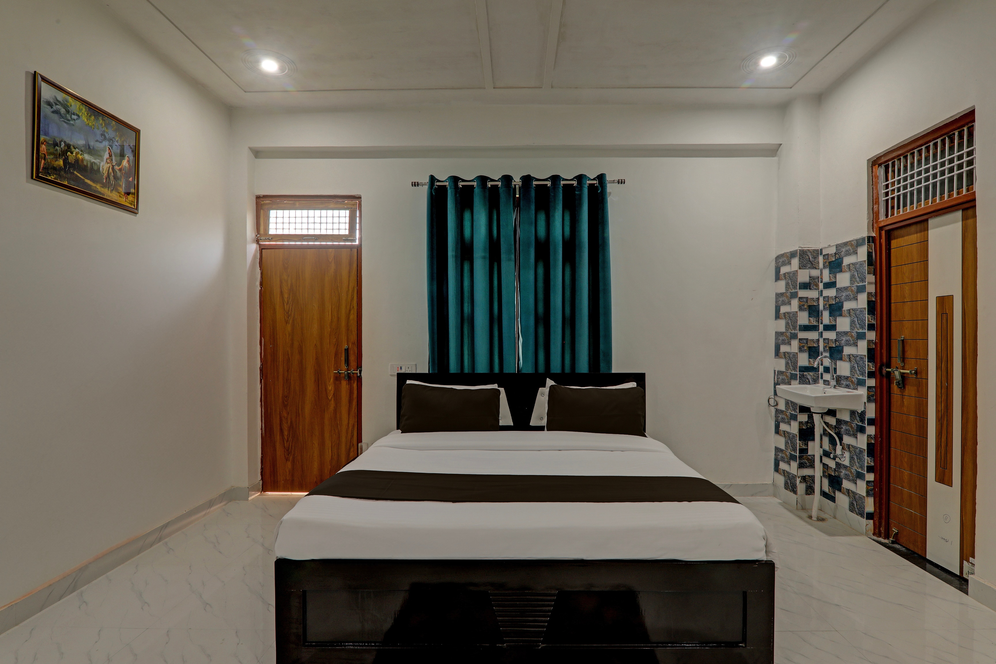 Hotel O Aanandwan Palace — Varanasi