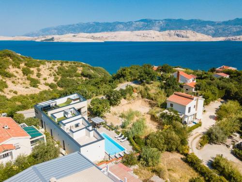 Luxury villa with a swimming pool Bosana Pag 19824 — 4-Star Luxury Hotel in Pag, Croatia
