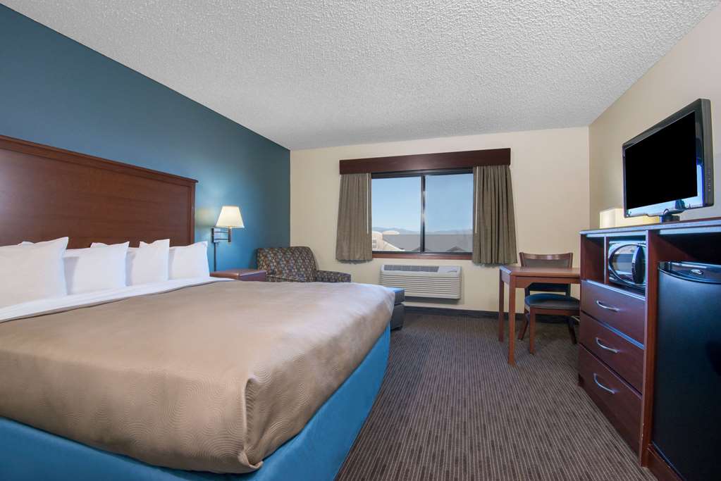 AmericInn by Wyndham Windsor Ft. Collins - photo 8