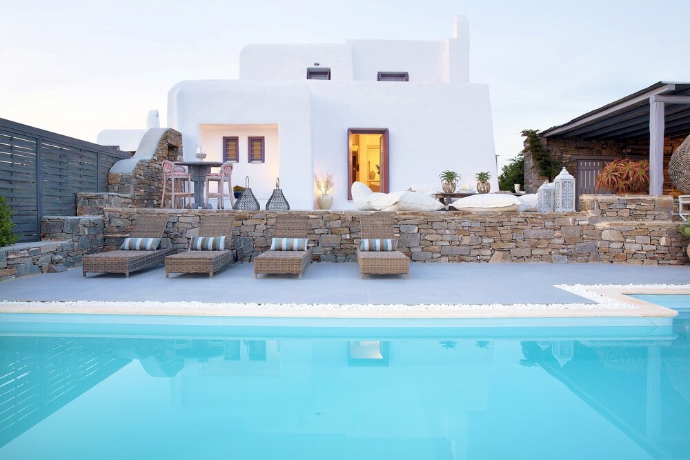 Alfa Luxury Villas — 4-Star Luxury Hotel in Paros, Greece