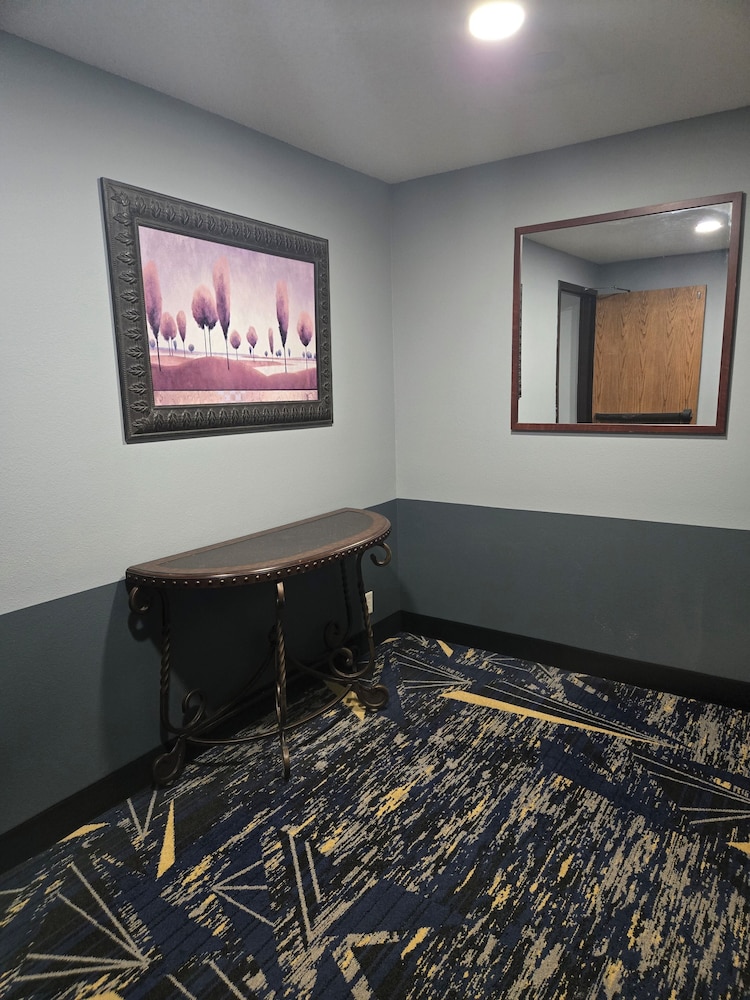 Town House Extended Stay Hotel Downtown - photo 33