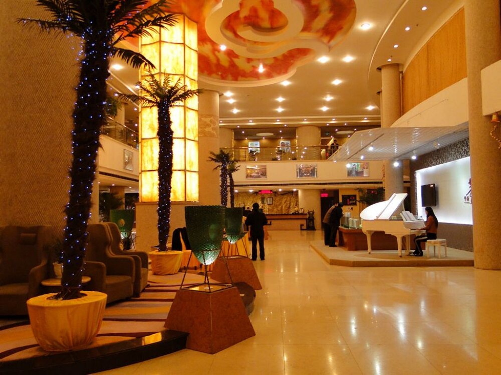 Jinlong International Hotel — hotel in Nantong