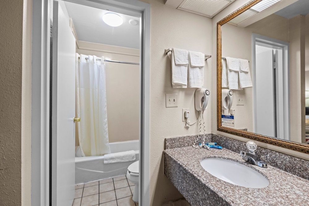 Garnet Inn & Suites Morehead City near Atlantic Beach - photo 27
