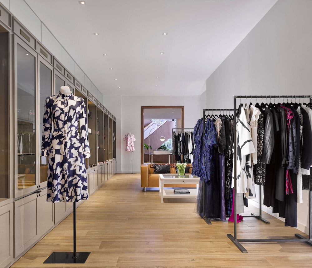C. Baldwin Curio Collection by Hilton - photo 49
