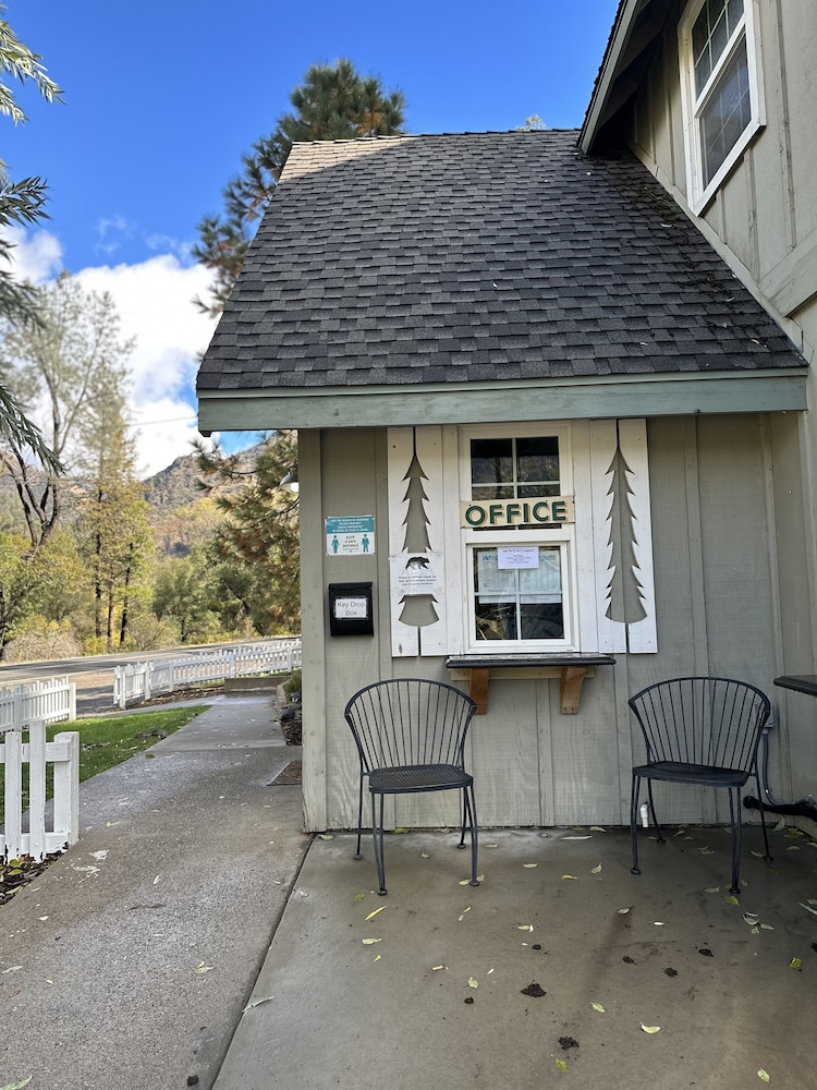 Indian Flat RV Park Tent Cabins & Cottages - photo 4