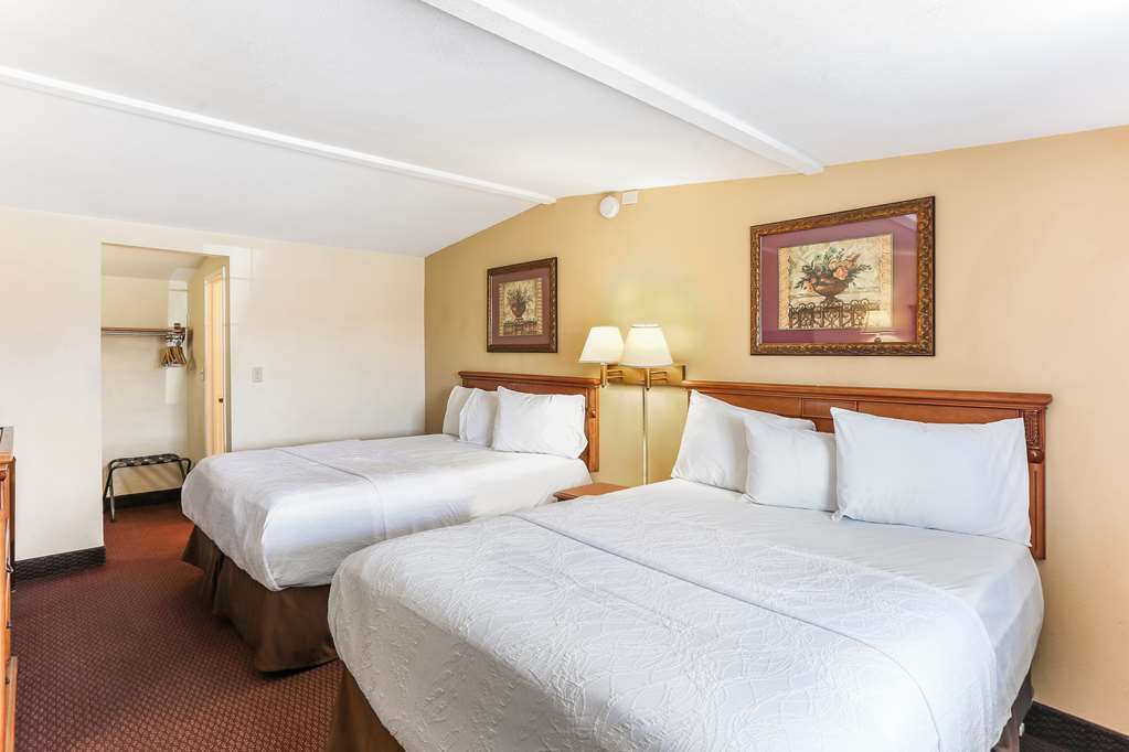 Americas Best Value Inn & Suites El Centro - photo 9