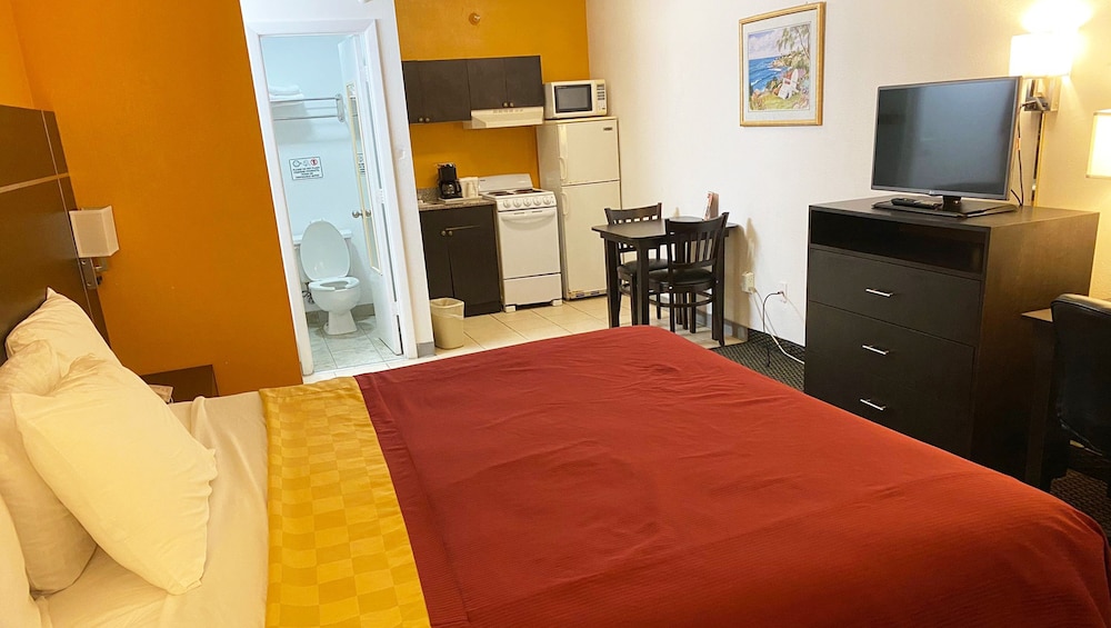 Magnuson Hotel Bradenton - photo 14