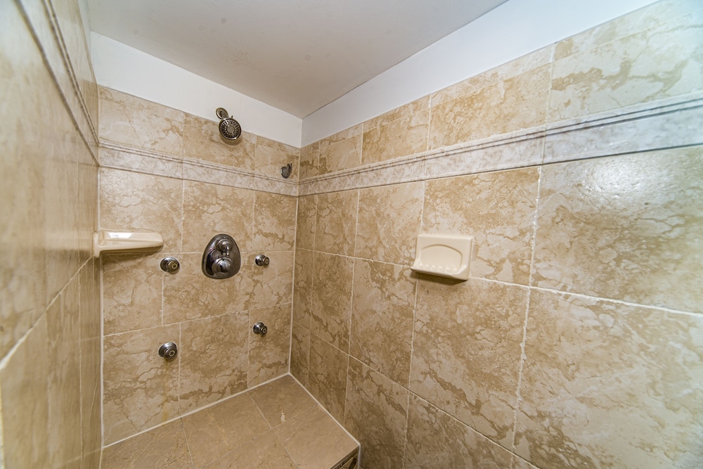 Stone Manor Boutique Inn - photo 40