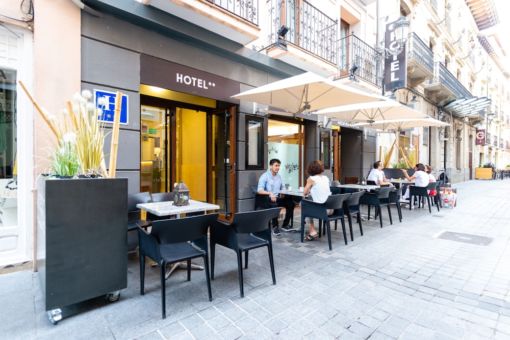 Hotel El Acebo — Jaca