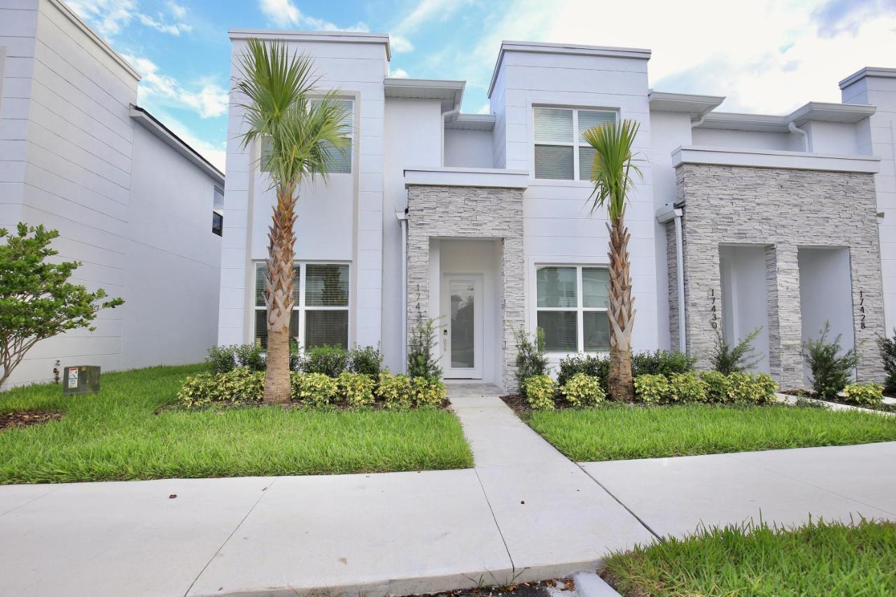 Great 4 Bedroom Townhouse in Lux Resort Hidden Forest with Private Pool in Clermont, United States